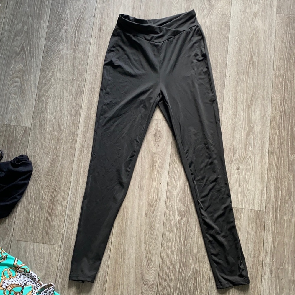Black high waisted athletic pants